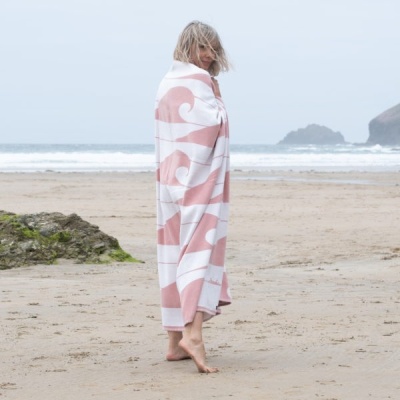 Cornish Pink Wave Blanket 600x600