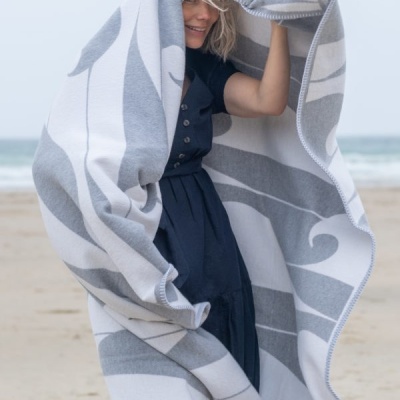 Silver Surf Grey Blanket 600x900