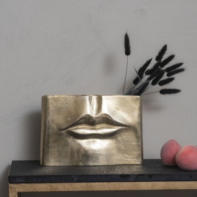 704672 E Maximalist Gold Lip Vase